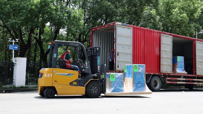 总新能源叉车：构筑机场物流全场景高效搬运体系