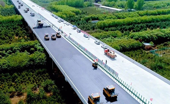总XD135TC解决西安绕城高速施工难题