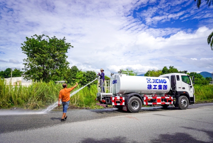 总10方洒水车：泰国“热土”上的绿色降温使者
