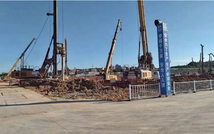 粘土 + 花岗岩地层 “拦路虎”？总 XR320E 旋挖钻机高效破解助厦门轨交