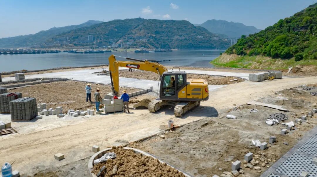 总XE135G挖掘机助力夔门旅游码头建设，以高效节能赢得客户信赖