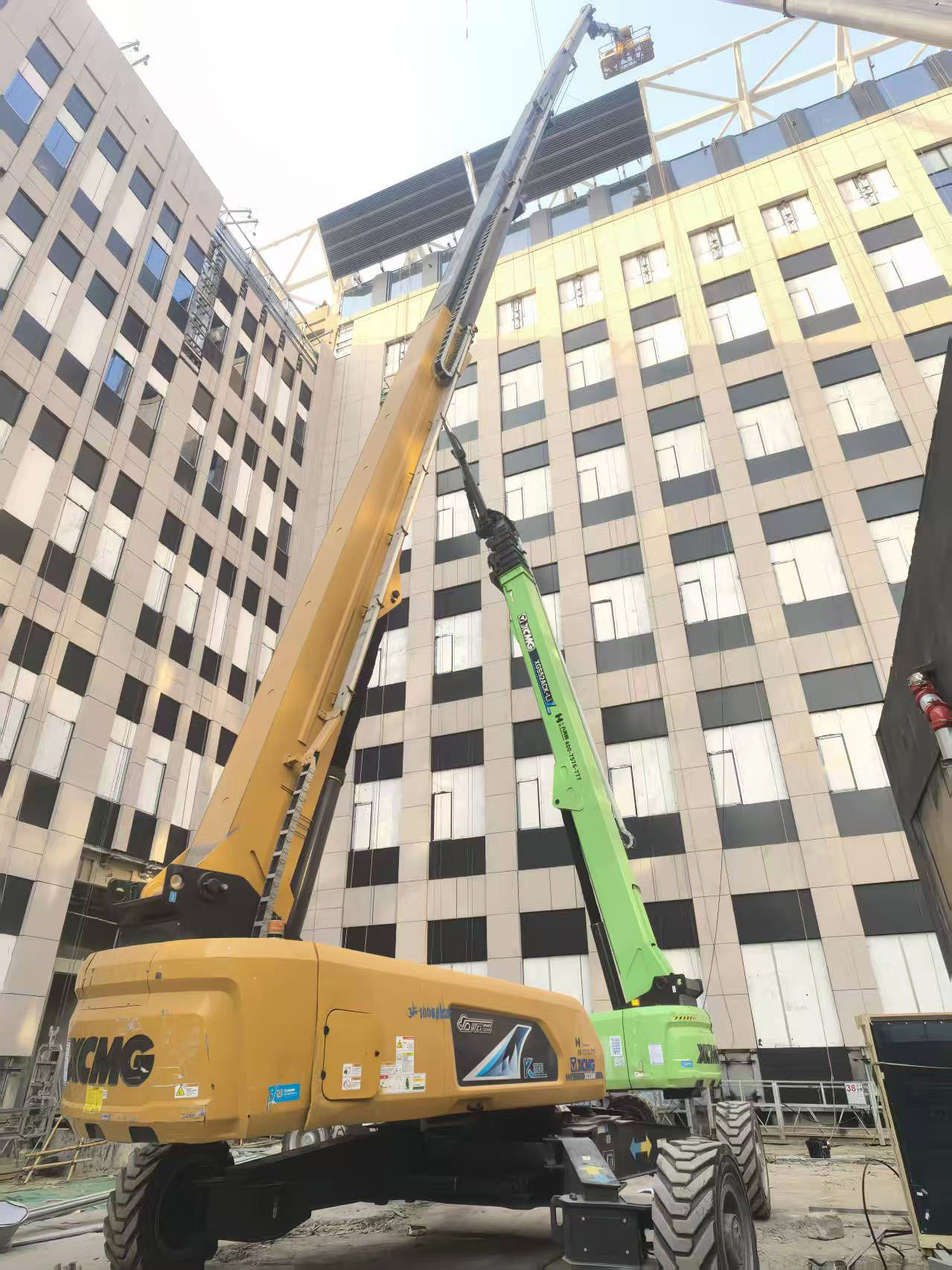 筑梦名校！总高米数直臂高空作业平台护航人大附中项目建设