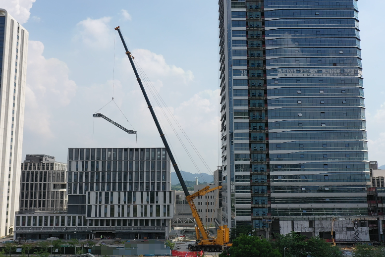 总XCA1000G9-1以“智”破局，赋能城市复杂空间高效吊装