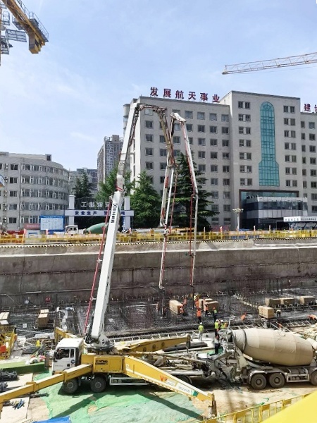 总HB62V泵车完成西安灞桥1800方C40大方量浇筑